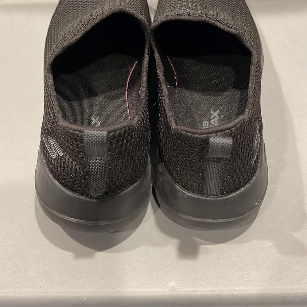 Skechers GOwalk joy mesh slip-on comfort shoe - Picture 3 of 5